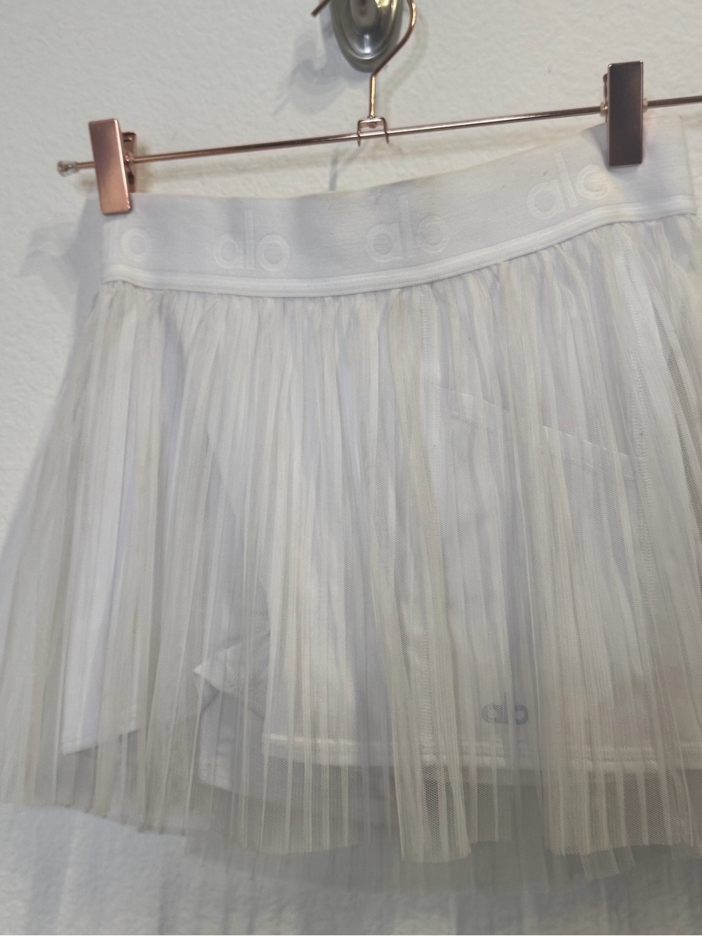 ALO Yoga White Pleated Tulle Mini Skirt